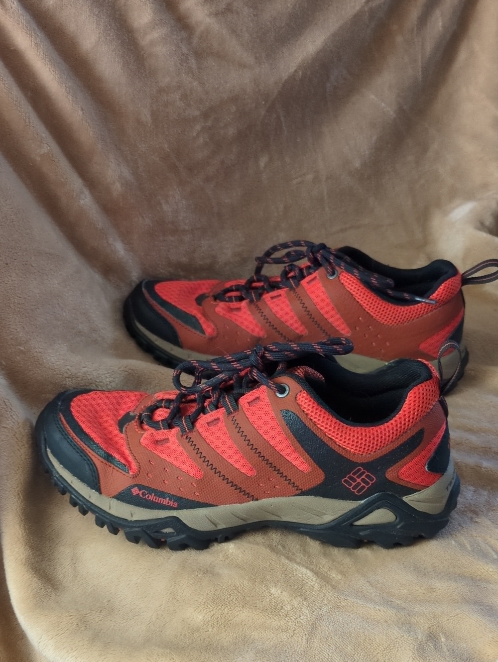 Columbia Men’s Red and Black Trail Hiking Shoes